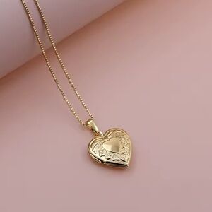 Gold Heart Pendant Necklace